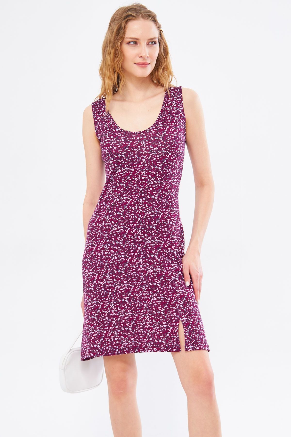 Woman purple ikosidio dress sitting on the body sleeveless front slits with mini size ARM-24Y001045