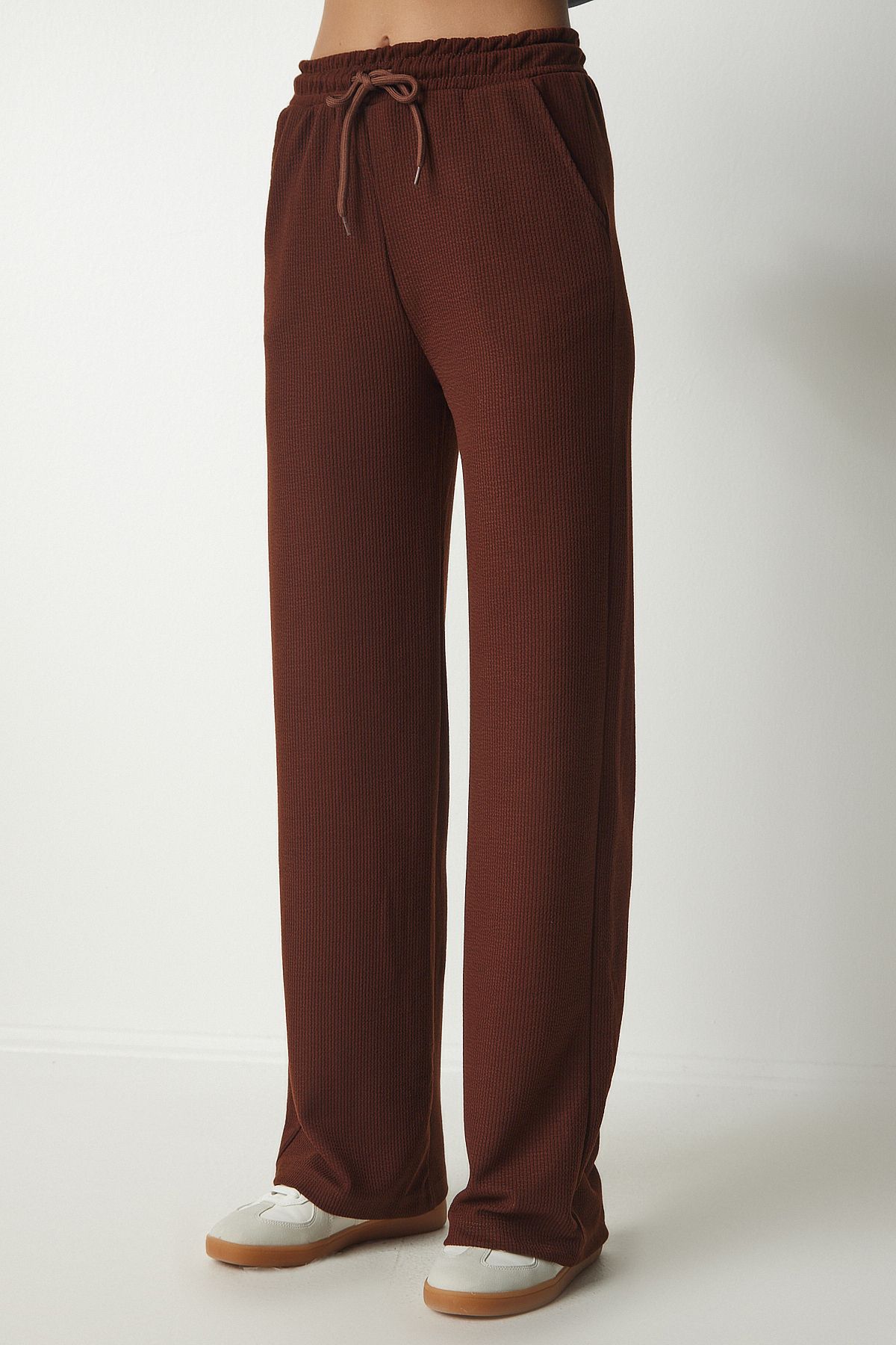 Female Brown Pocket Kashkorse Service Six Mc00219