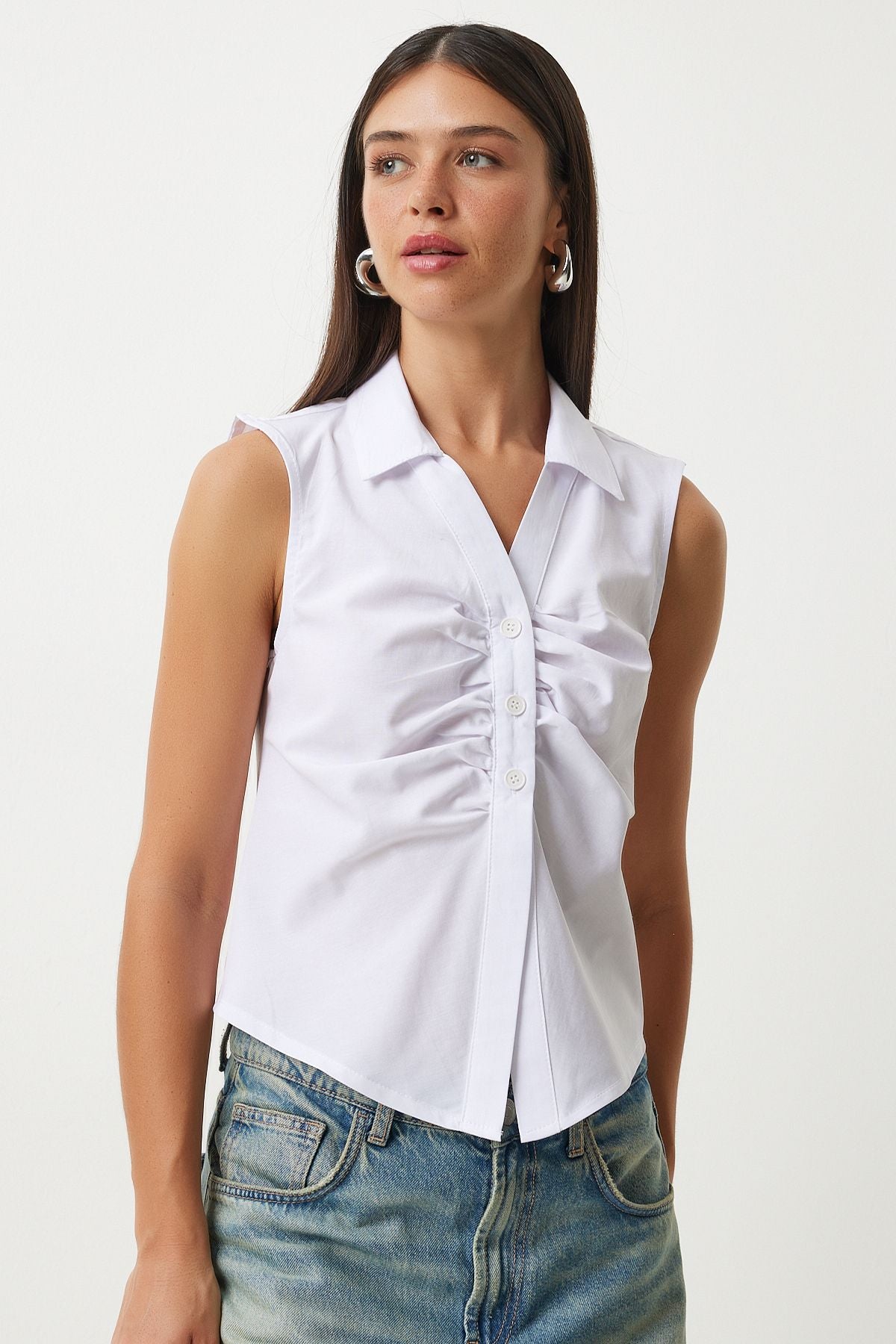 Woman White Shirring Detailed Sleeveless Shirt UL00030