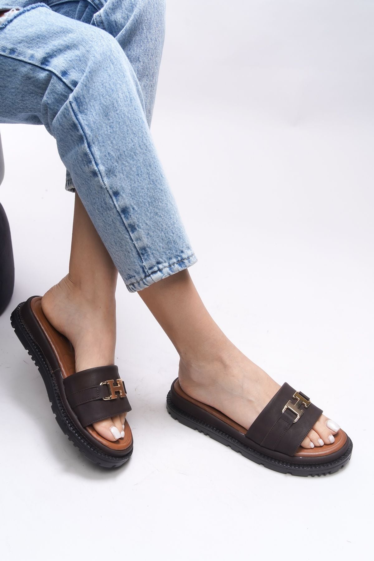 Kazigneil Woman Slippers 0012600 Brown