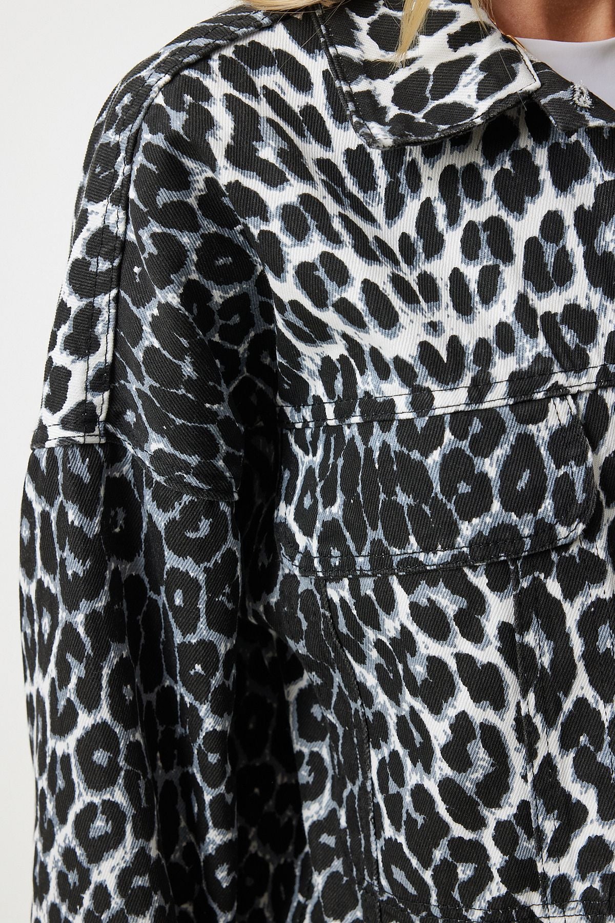 Female Black Ecru Leopard Patterned Denim Jacket VC00007