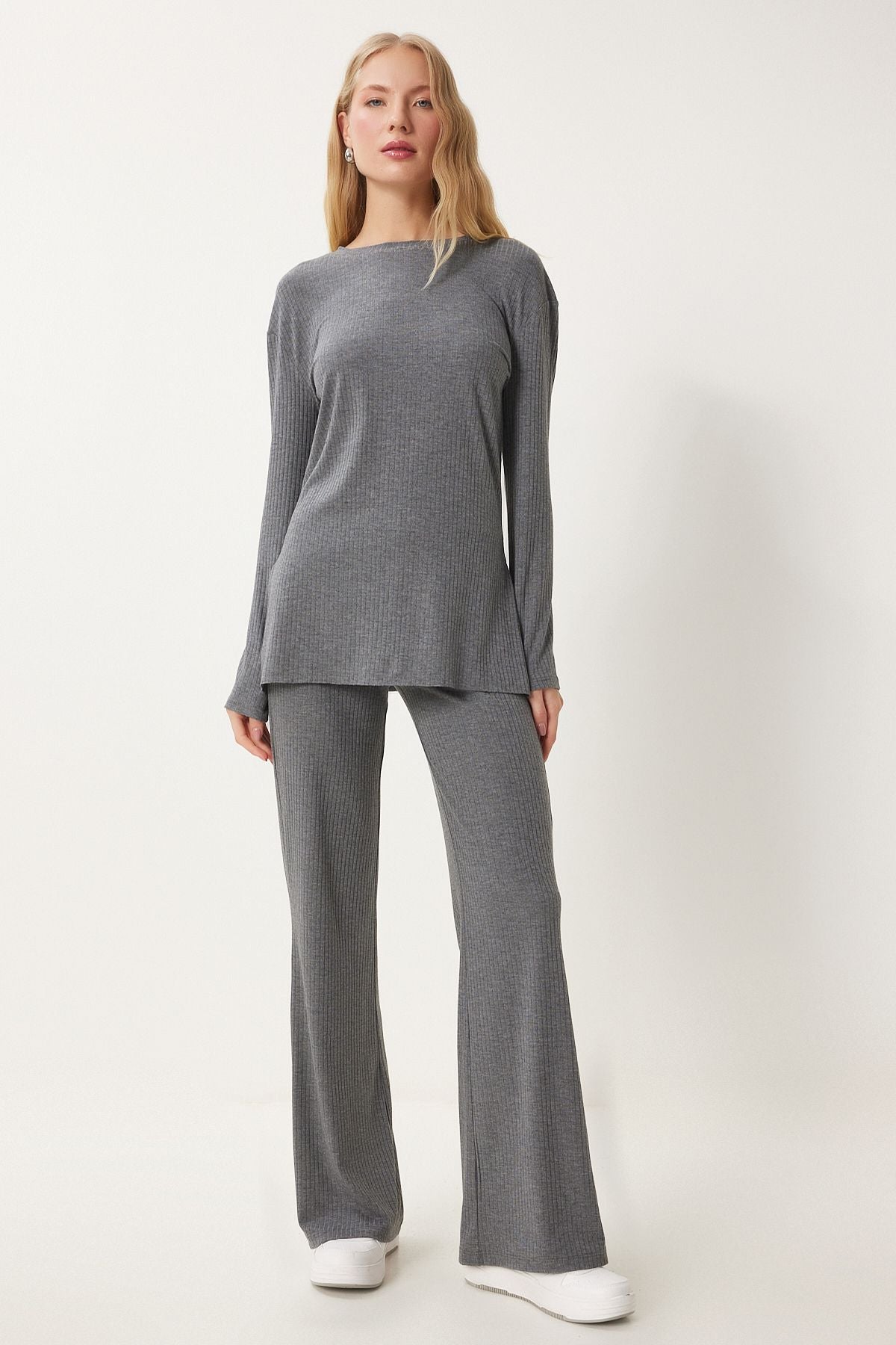 Women's gray comfortable wick knitted blouse trousers OW00054