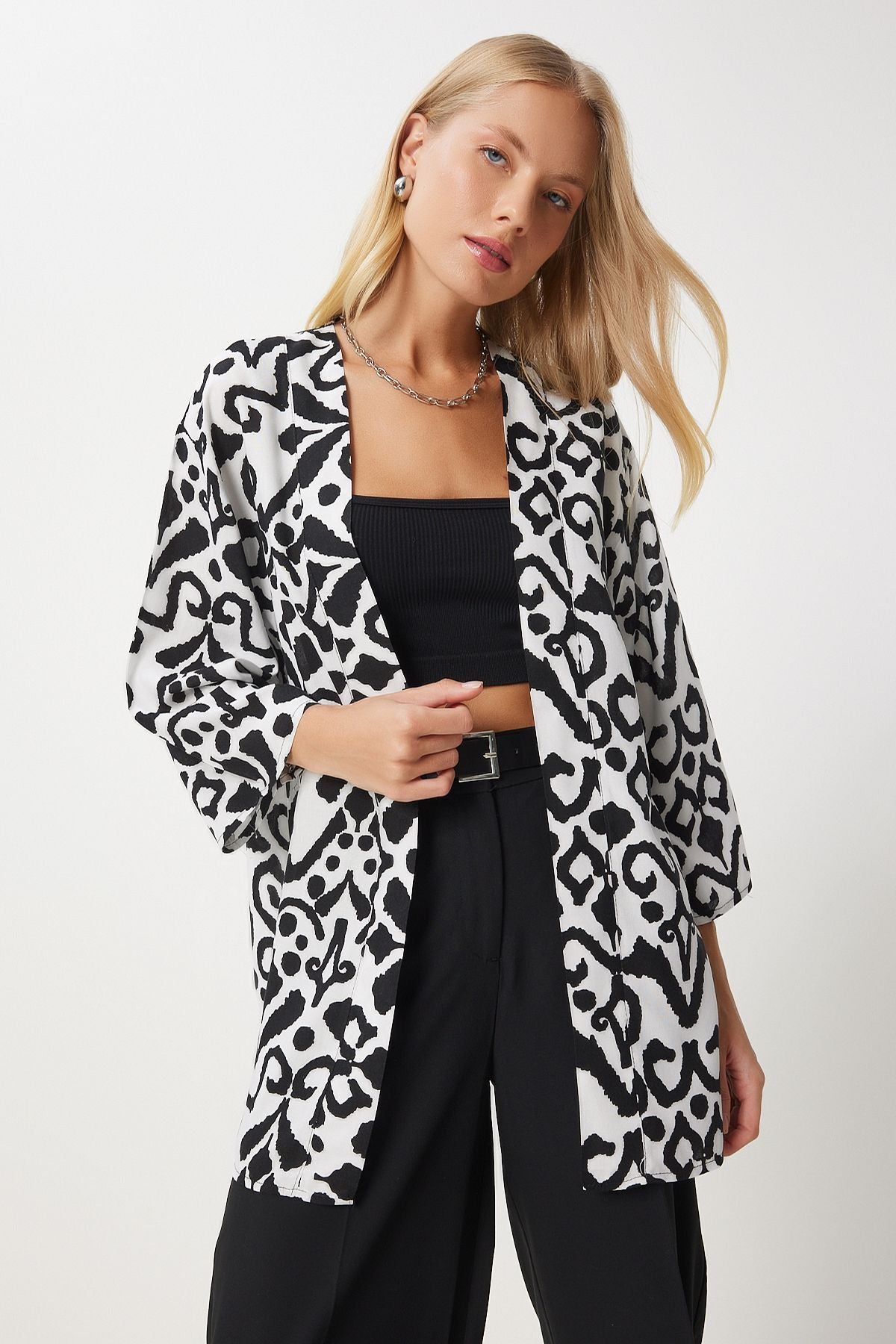 Female Black and White Patterned Viscose Kimono EN00615