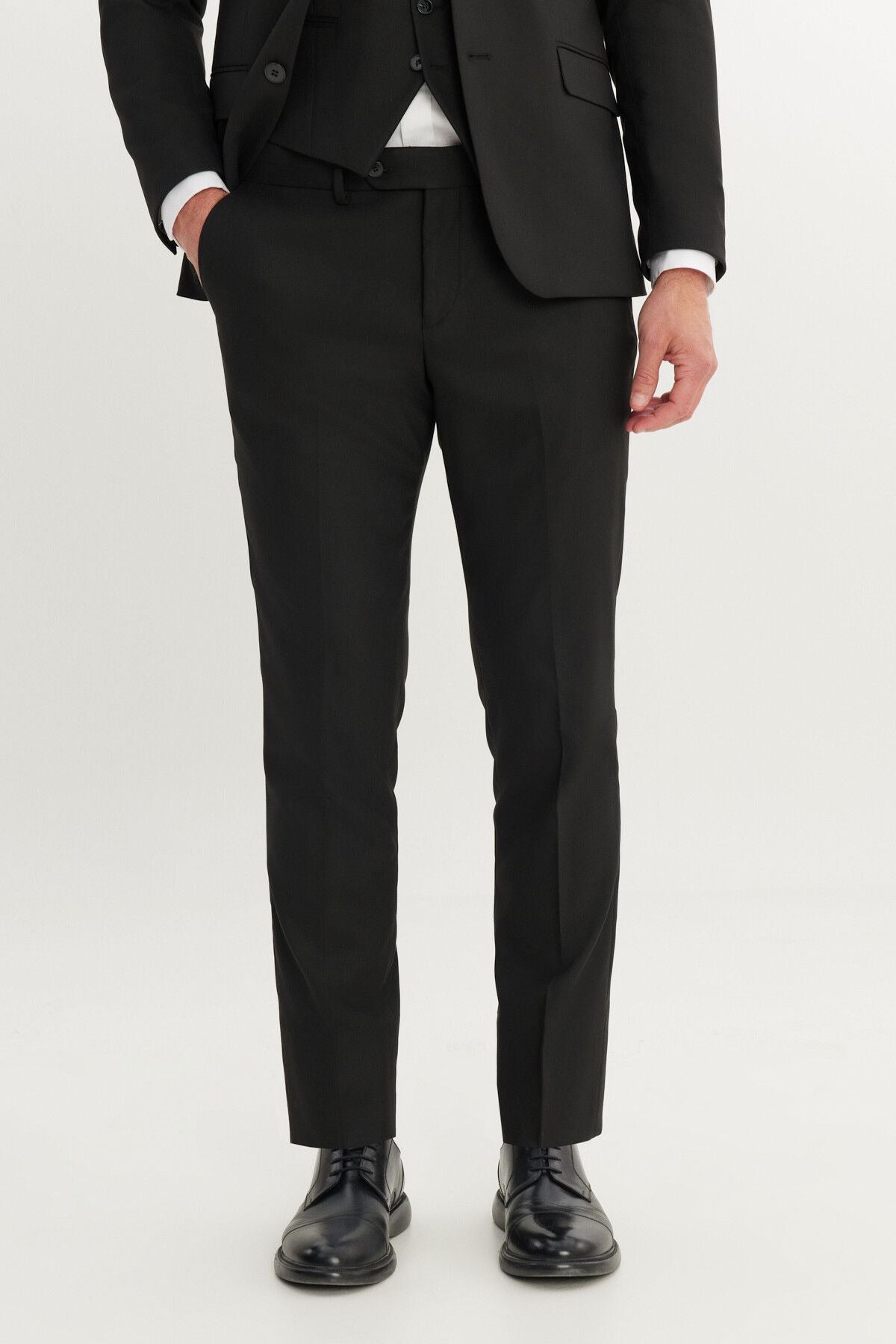 Men's Black Slim Fit Narrow Cut Swallow Cover Cep Cep Wit with Vest Suit