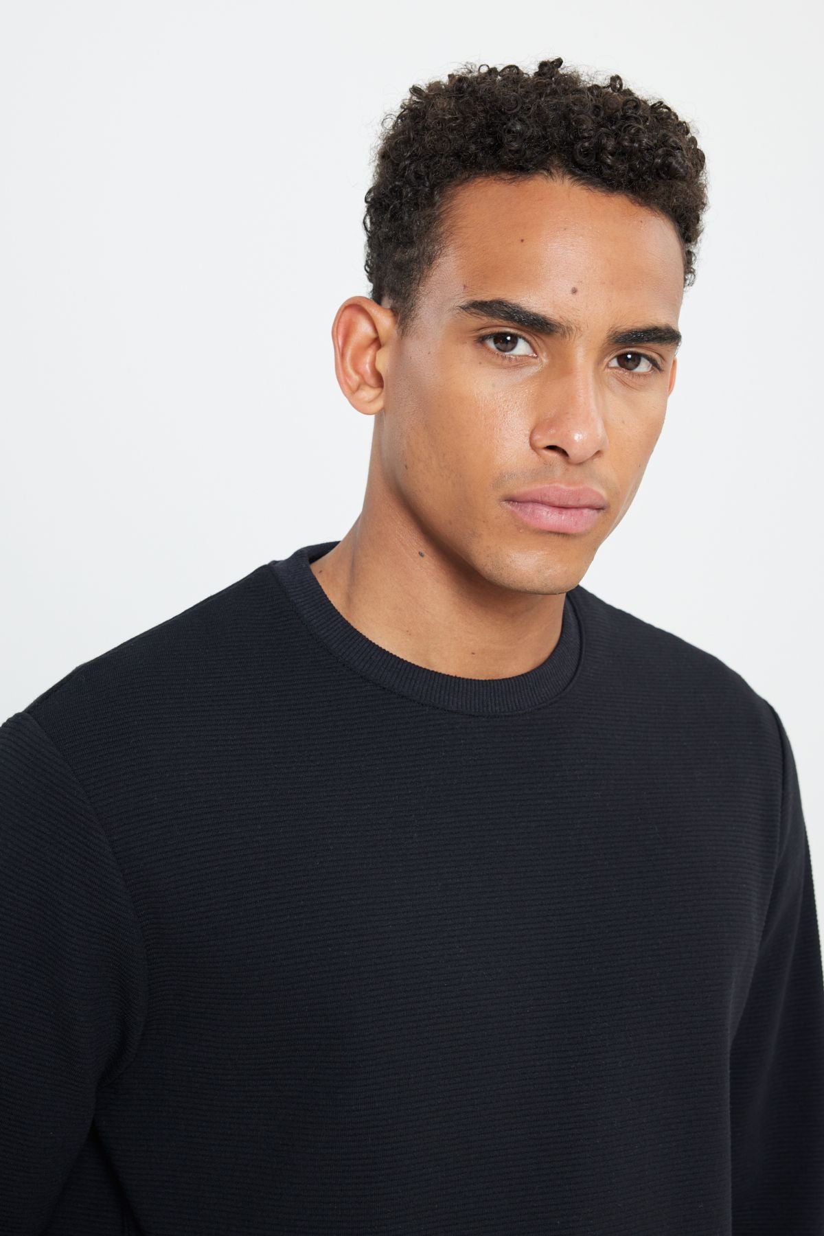 Men's black 2 -needed texture that keeps the standard fit normal cut bike collar sweatshirt