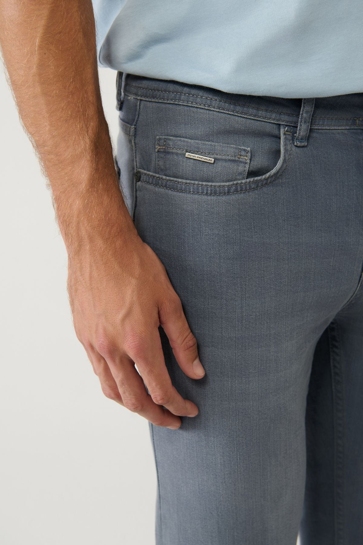 Men's Gray Obedness Washing Flexible Jean Pants A41y3512