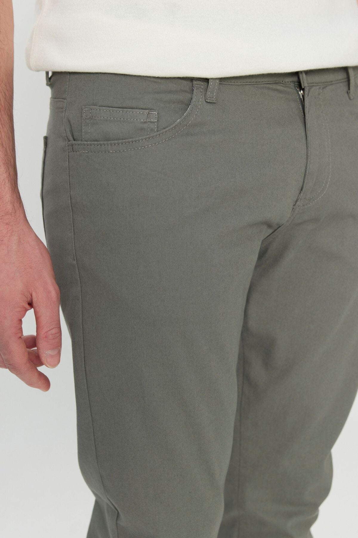 Men's Khaki Cotton Slim Fit Narrow Cut 5 Pocket Flexible Casual Pants