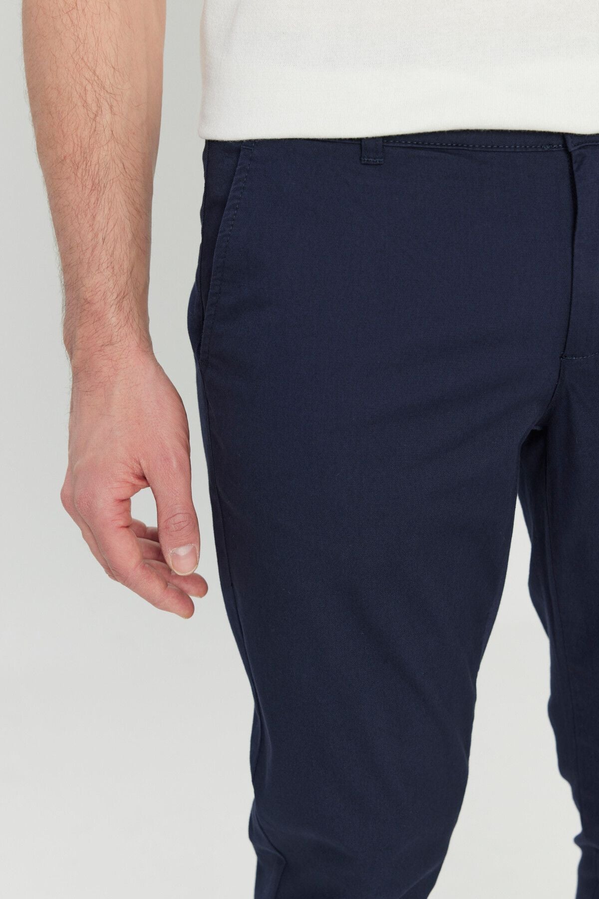 Men's navy blue cotton slim fit narrow cut side pocket flexible casual pants