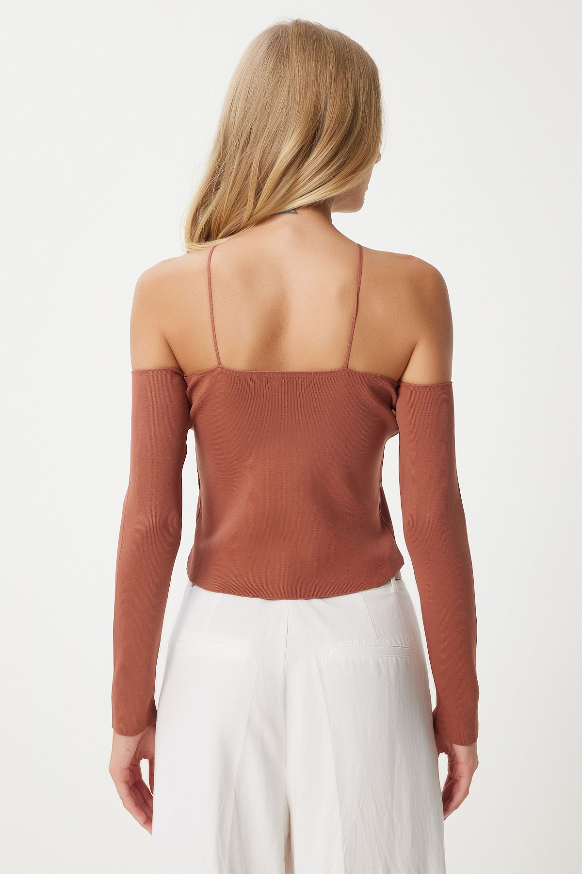 Female cinnamon cross -rope knitwear blouse FN03340