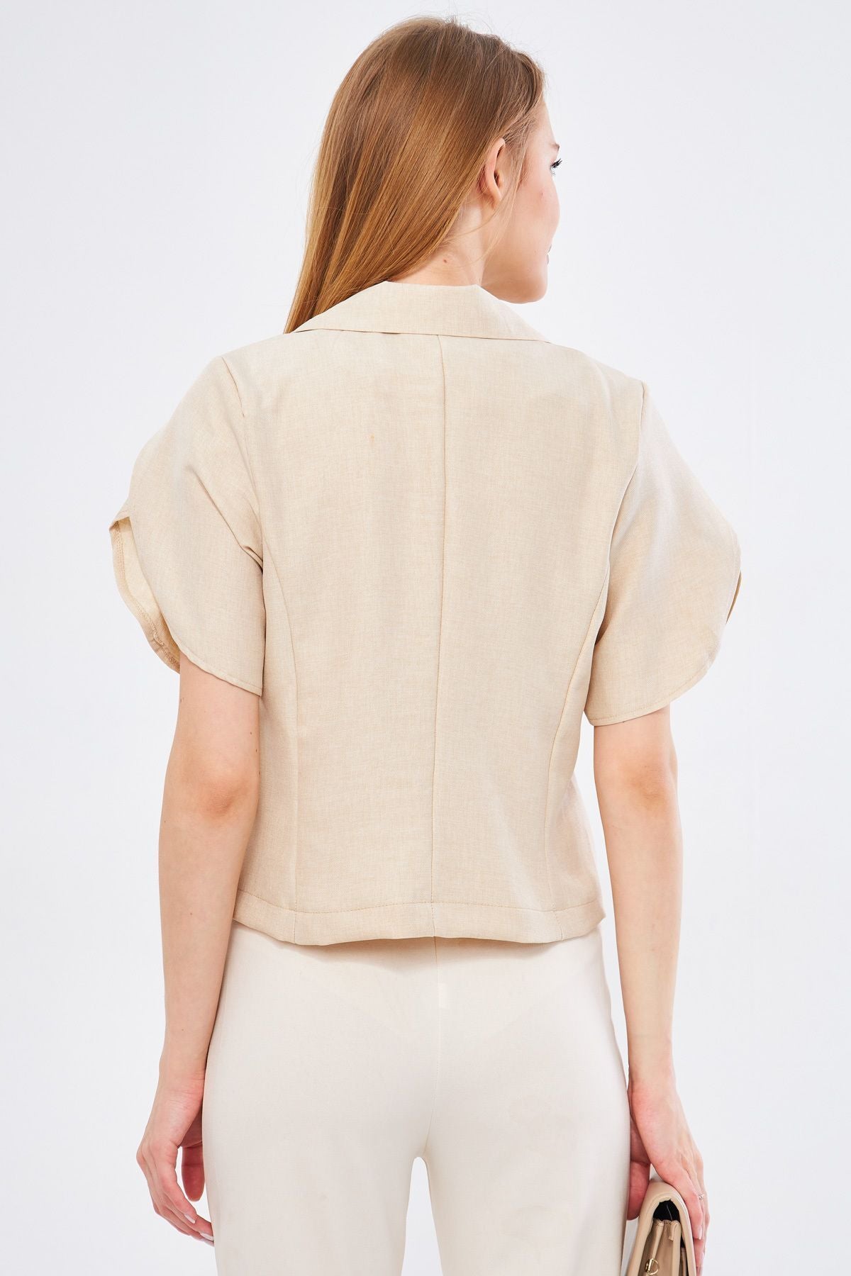 Female Beige ikosiokto jacket handle slit detailed Crop Short Sleeve ARM-24Y001048
