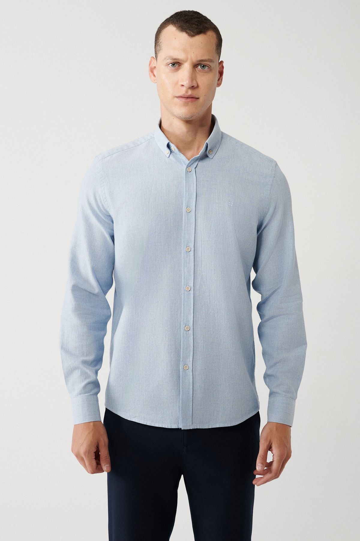 Men's light blue button collar 100 %cotton shirt B002033