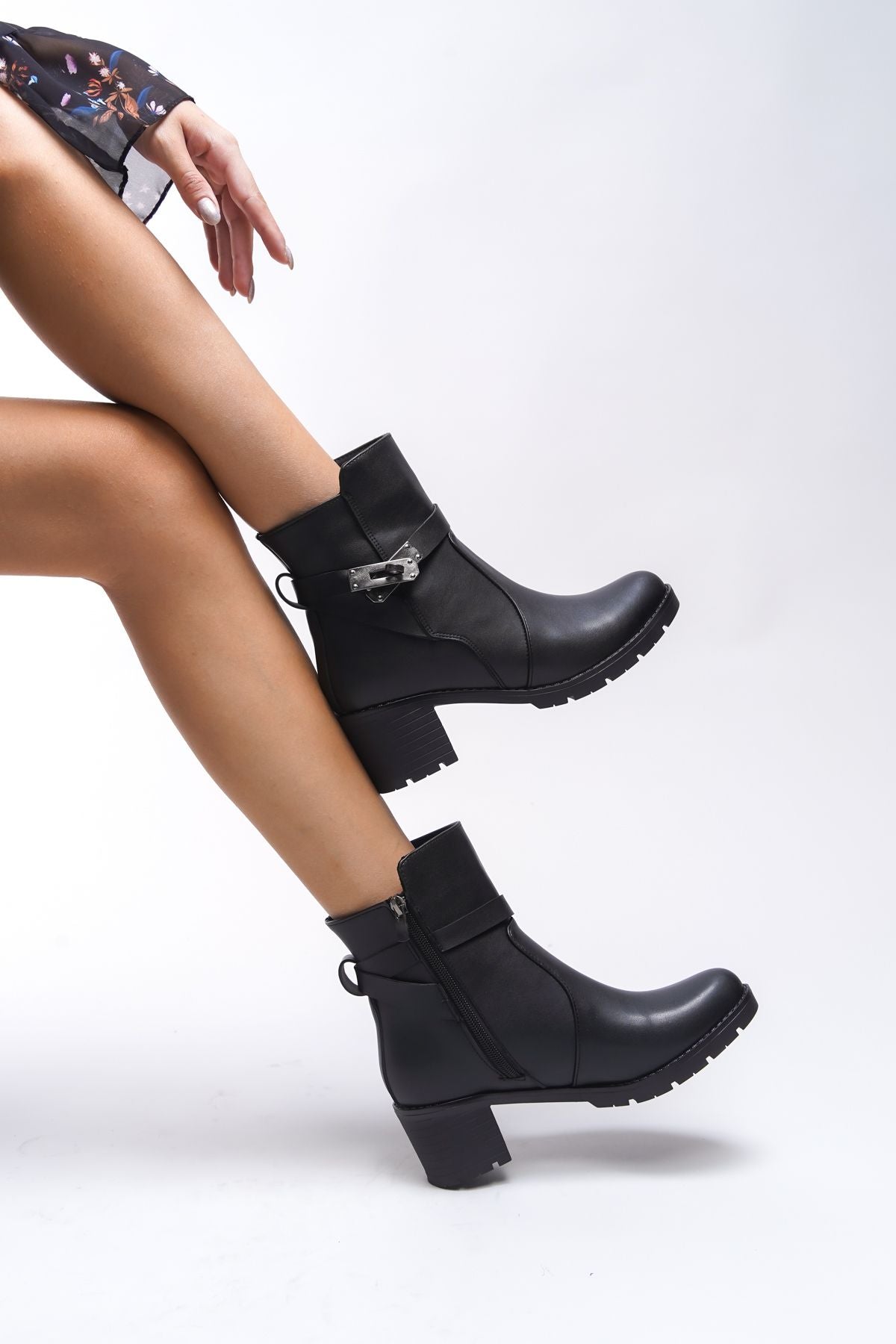 Iverolia Key Detailed Heels Bot 0012790 Black Skin