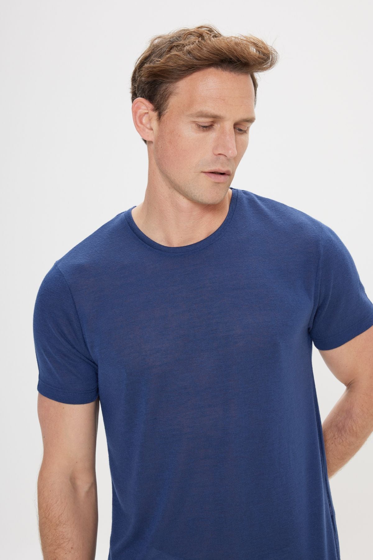 Men's navy blue slim fit narrow cut bike bike collar linen -looking T -shirt
