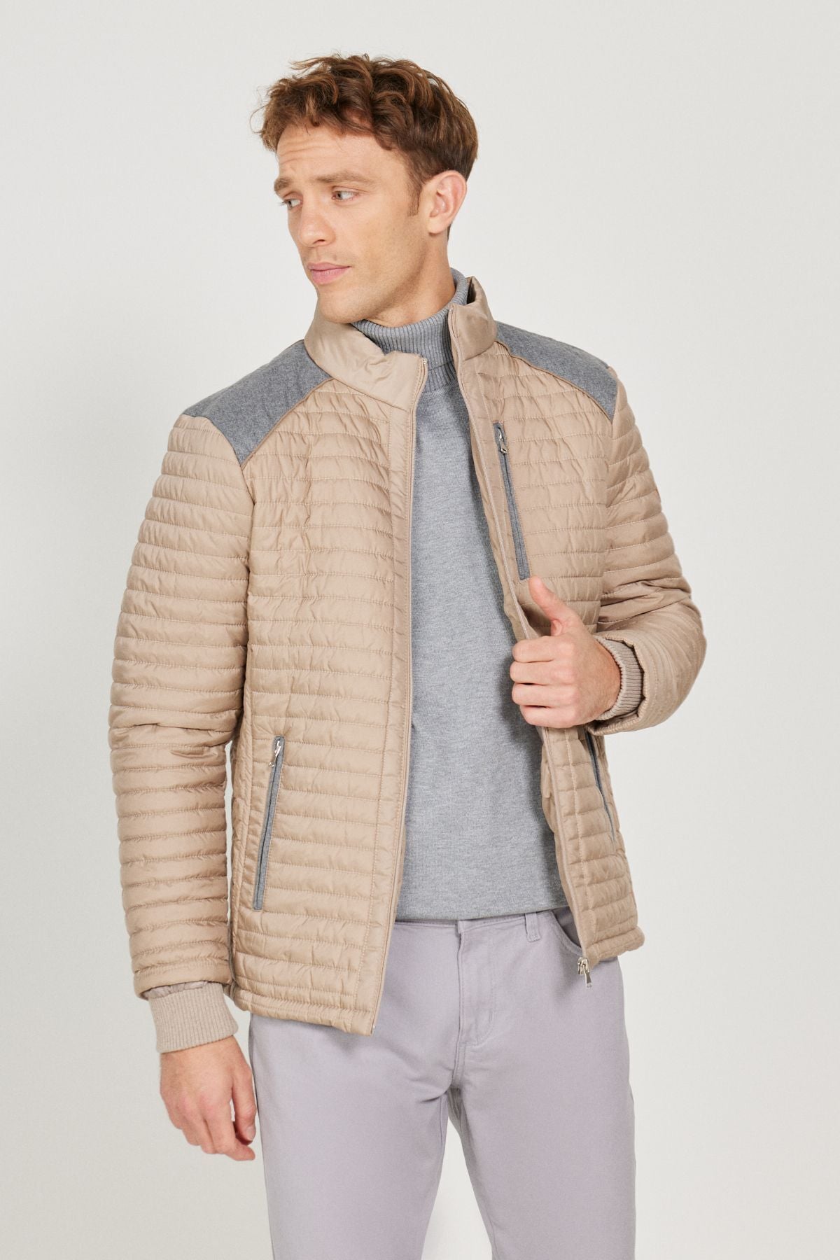 Men's beige standard fit normal cut upright collar shoulder shoulder detailed winter coat