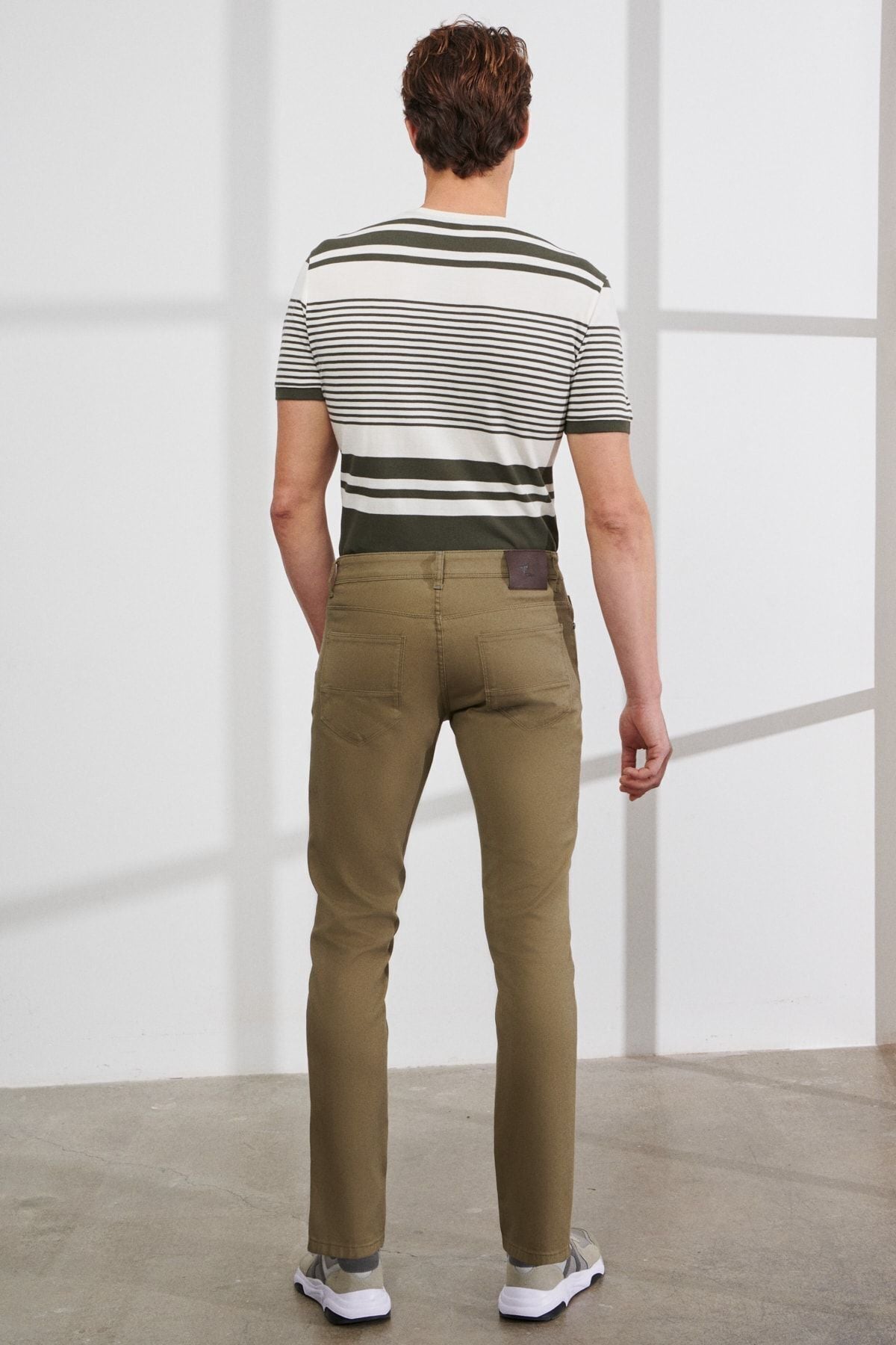 Men's green slim fit narrow cut cotton 5 pocket flexible comfortable pants