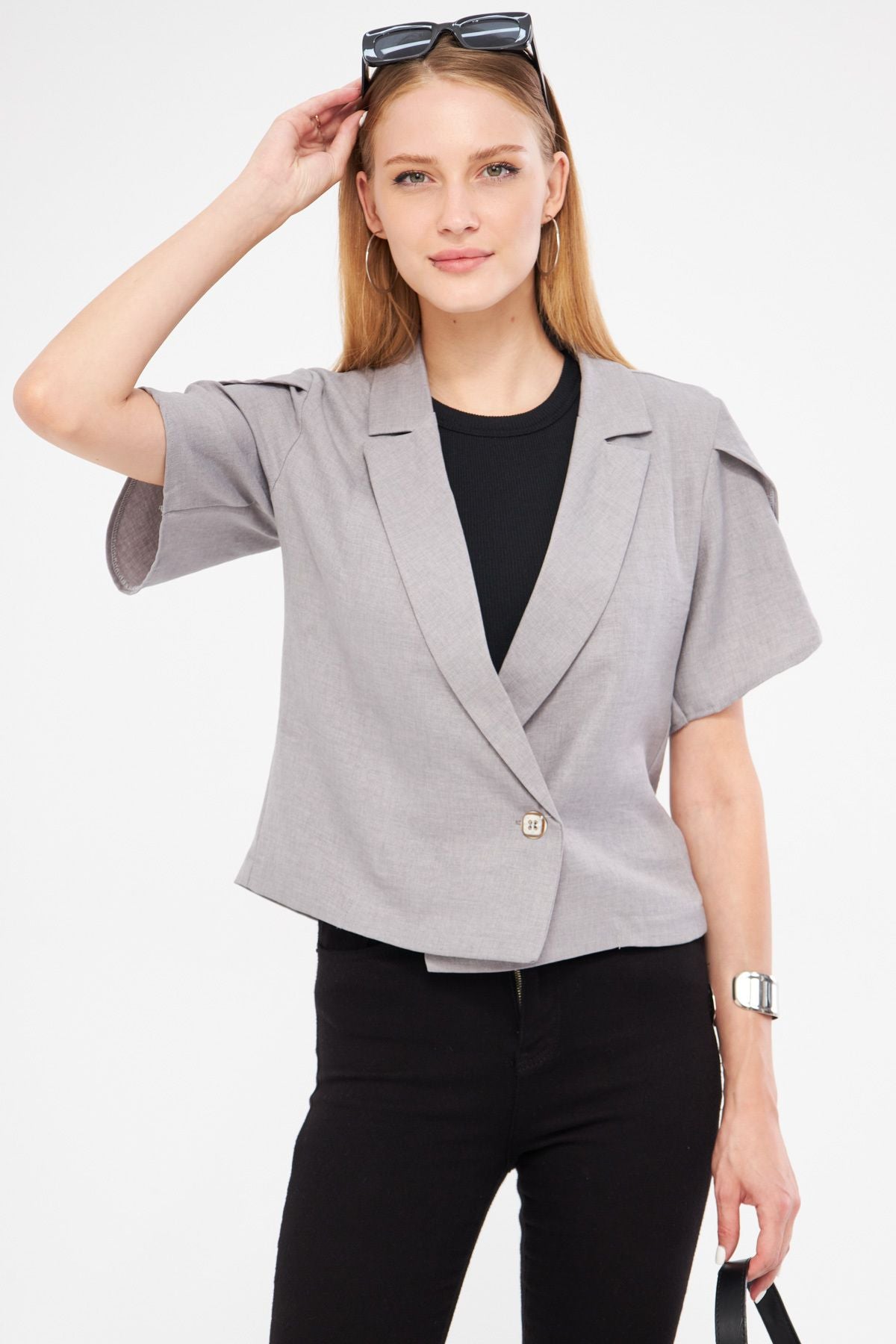 WOMEN'S GRAY ARM SUSTMAC DETAILED CROP SHORT SOLD JACKET ARM-24Y001048