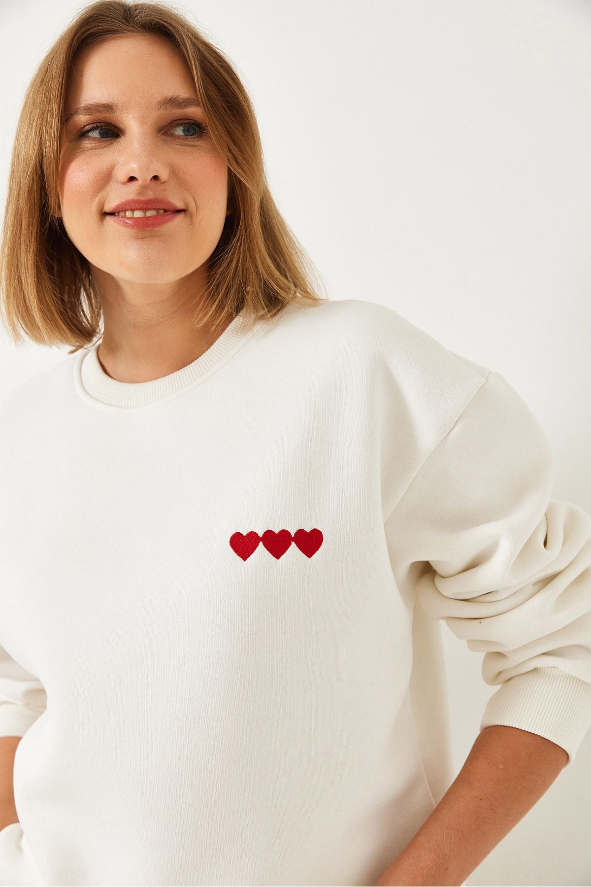 Women's Heart Embroidery Sweatshirt 60601033