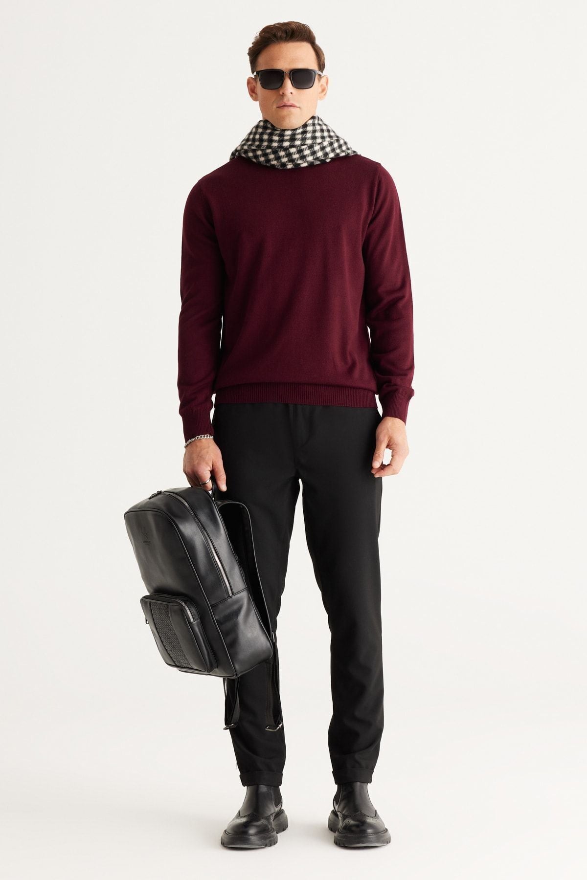 Men's burgundy hair does not make standard fit normal cut half fisherman collar knitwear sweater