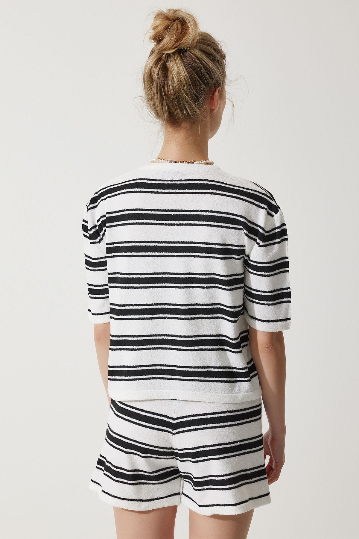 Women's White Striped Towel Tshirt Short Team YY00210