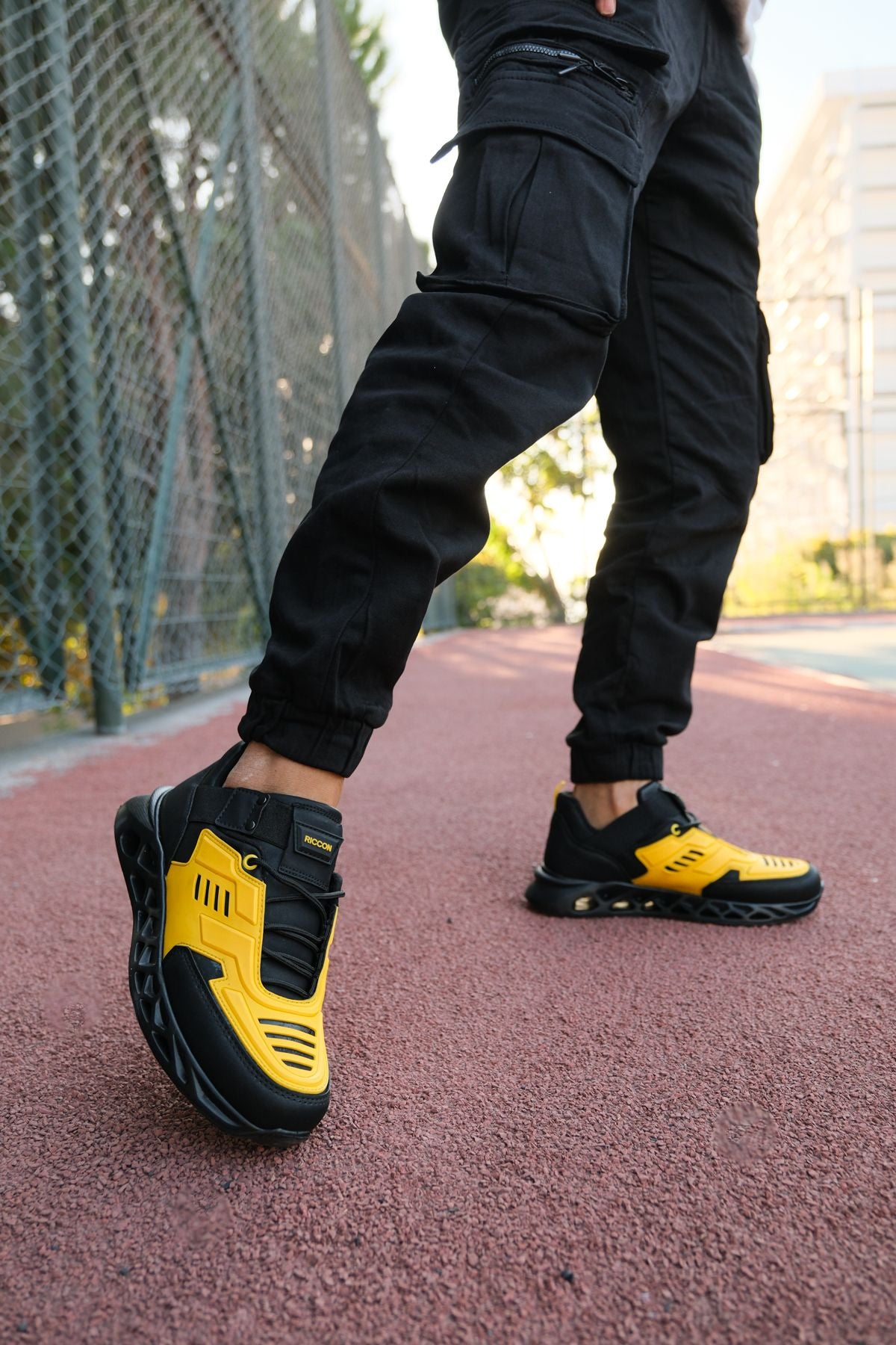 Black Yellow Men Sneaker 00122021