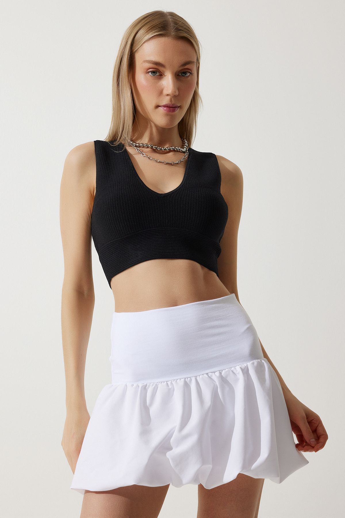 Woman White Mini Balloon Skirt UB00279