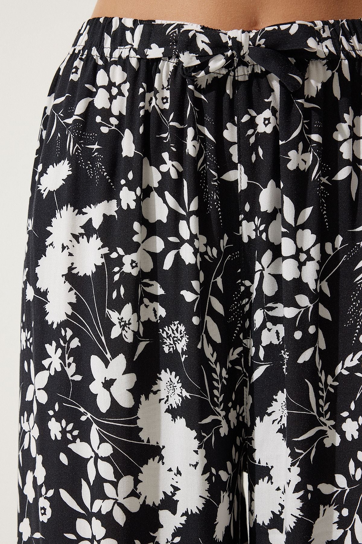 Female Black Patterned Viscose Palazzo Pants EN00606