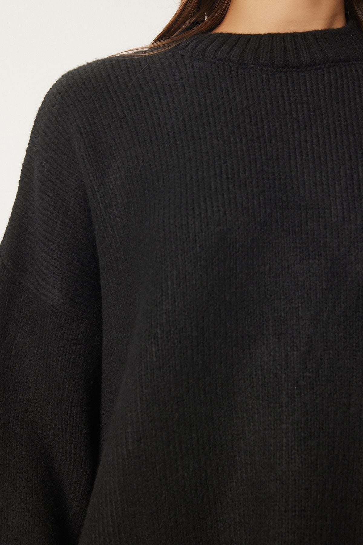 Woman black soft textured oversiz knitwear sweater pf00096