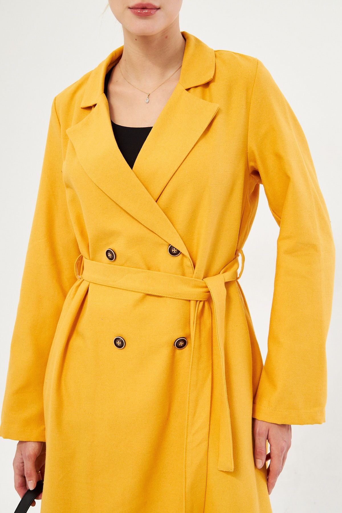 Woman mustard cruiser collar waist belt long trench coat ARM-24K001064