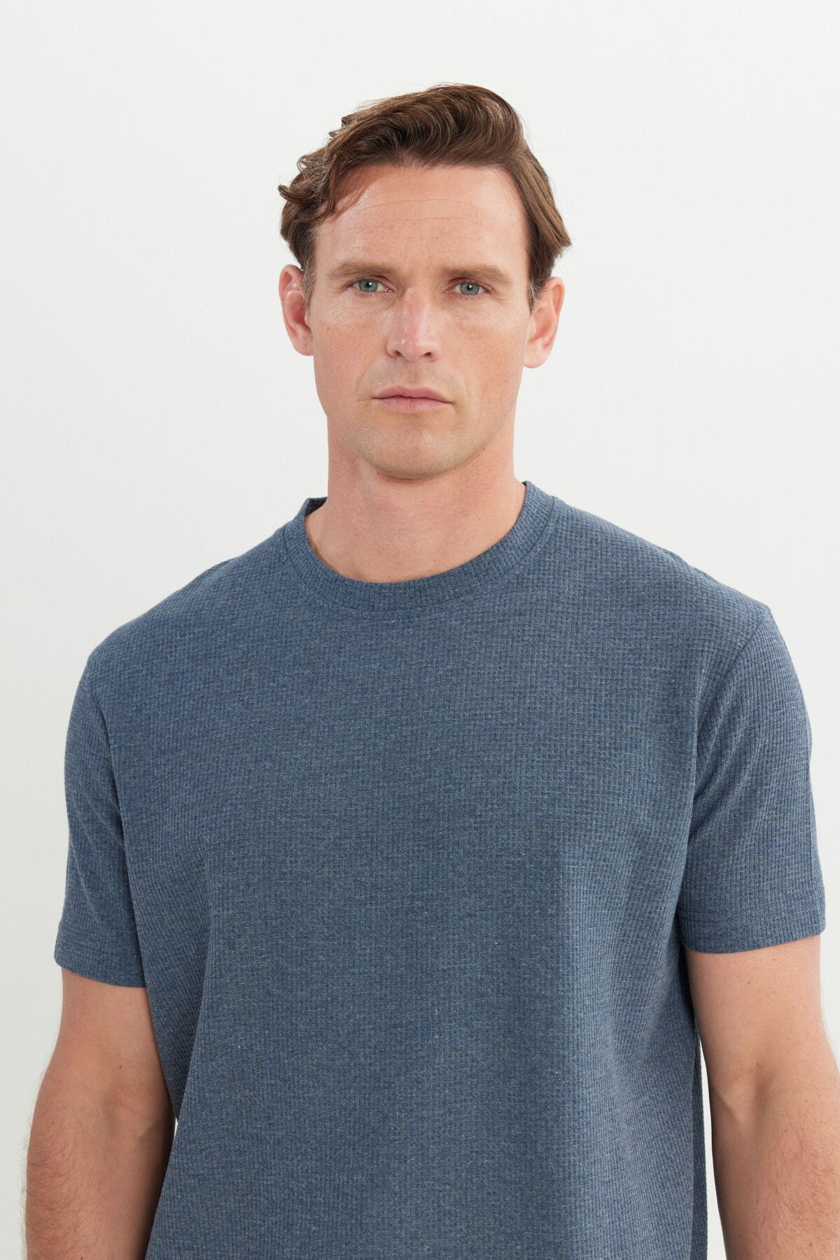 Men's indigo cotton modern fit comfortable cut bicycle collar wafer patterned T -shirt