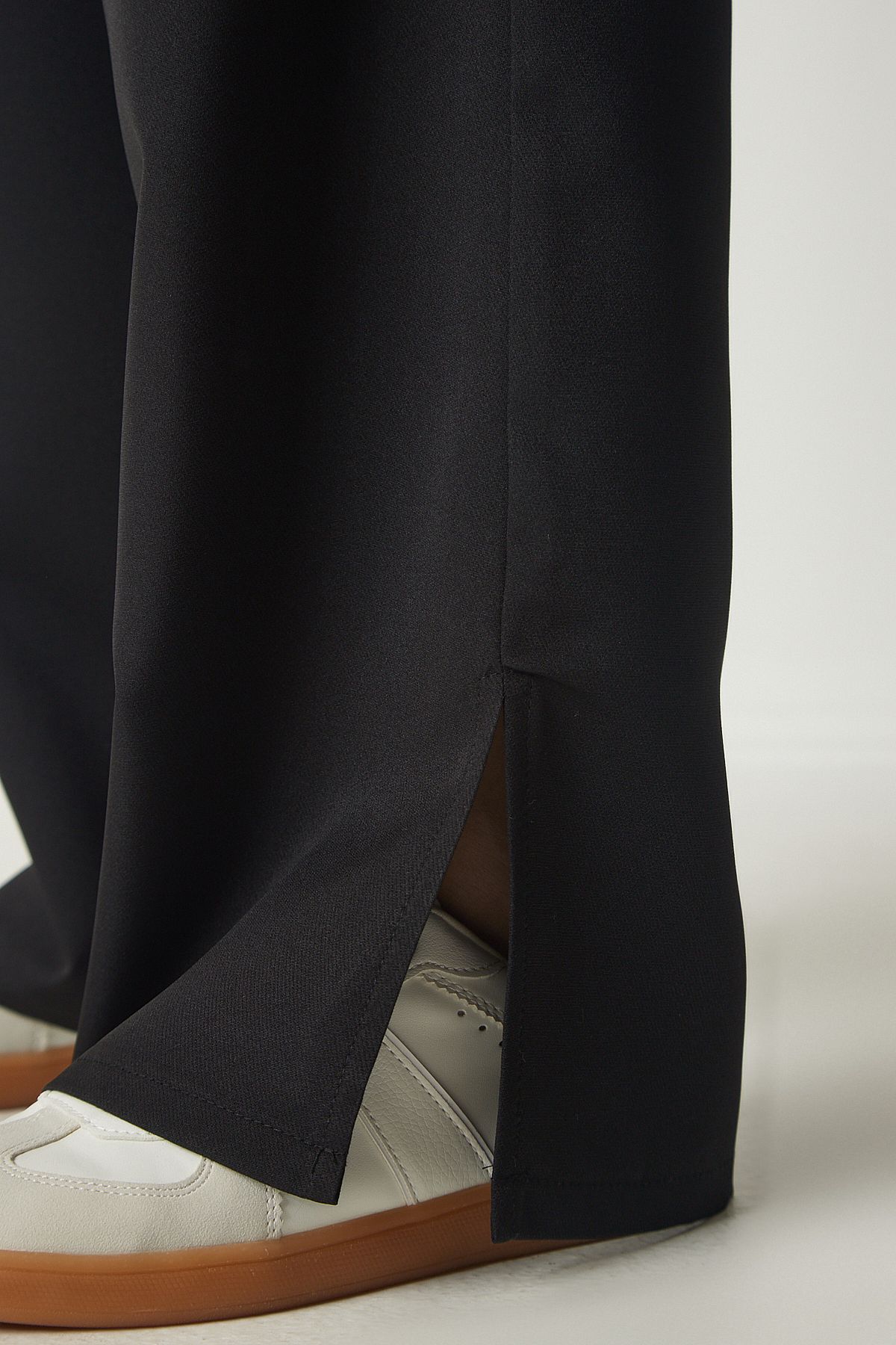 WOMEN'S BLACK PLACE SLIDING TRUTS Pants DW00002