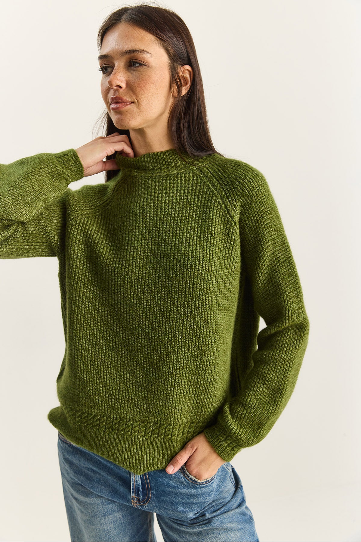 Women's Crew Neck Raglan Sleeve Knitted Patterned Soft Textured Knitwear Sweater 20251108