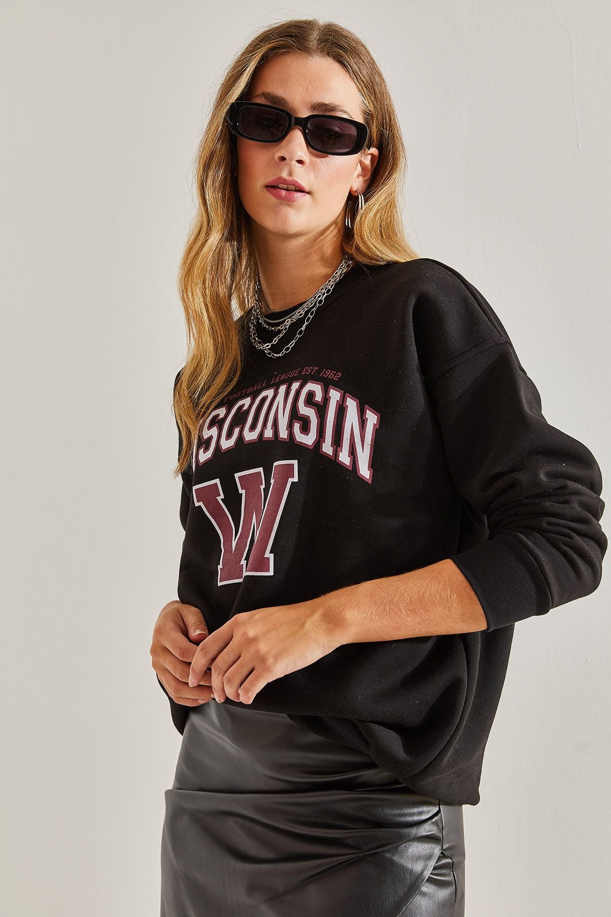 WOMEN W PRINTED THREE YEAR SWEATSHIRT