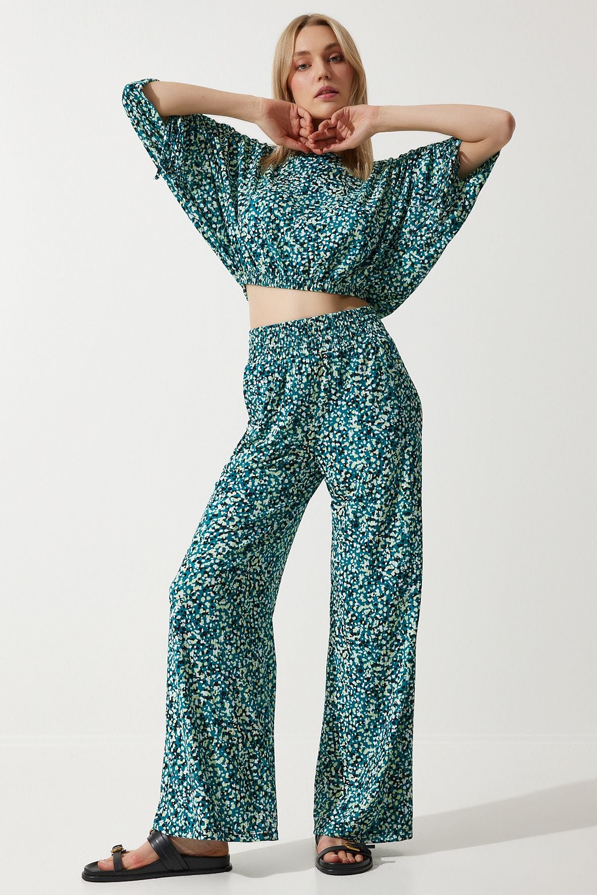 Female Green Patterned Blouse Palazzo Knitting Set MC00264