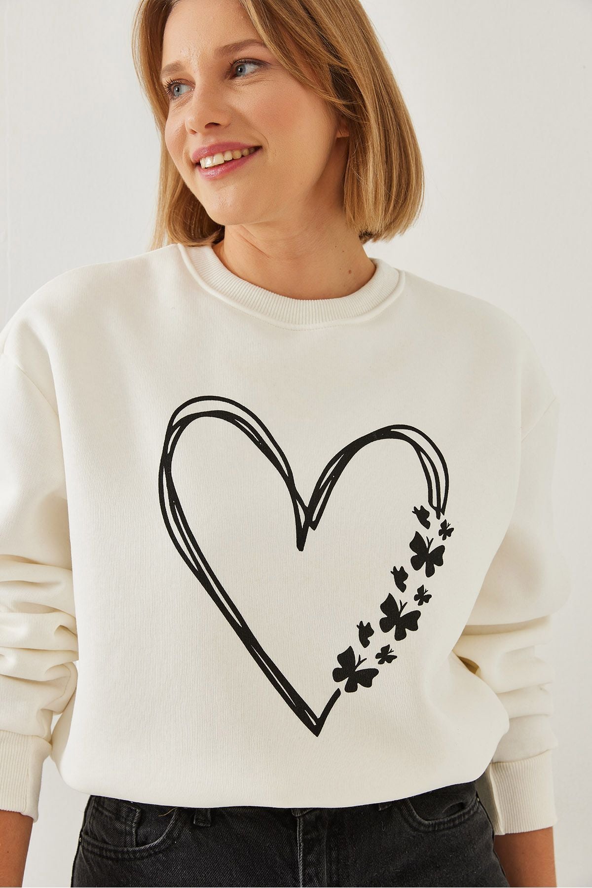 Female Printed Heart Detailed Bicycle Neck 3 Yarn Sweatshirt 60601026