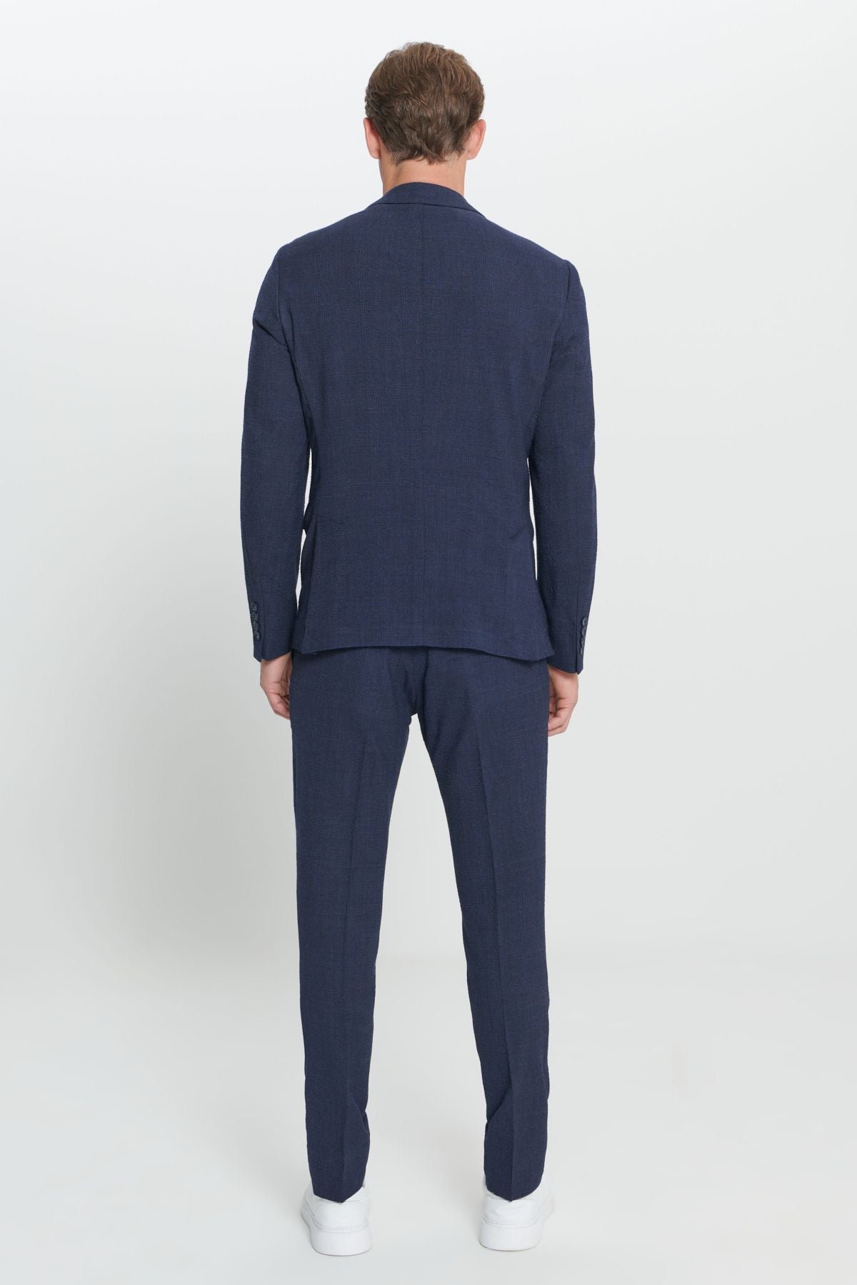 Men's navy blue slim fit narrow cut Mono collar wafer patterned woolen suits