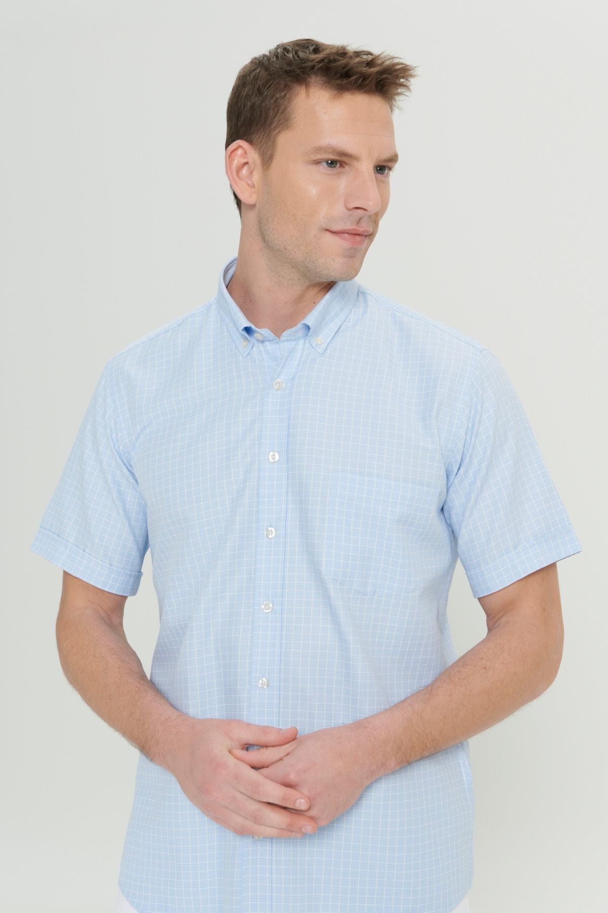 Men's Light Blue Comfort Fit Casual Cutting Buttoned Neckline Short Sleeve Shirt