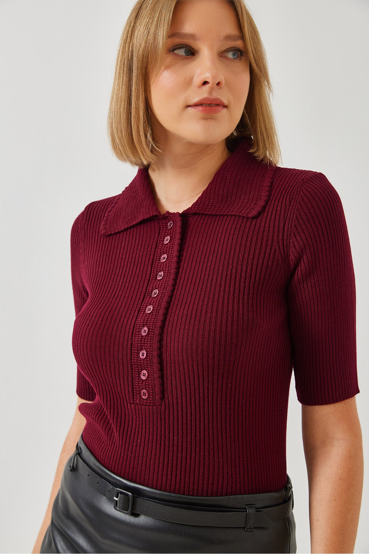 Women's Wide Collar Buttoned Placket Knitwear Sweater 20246251