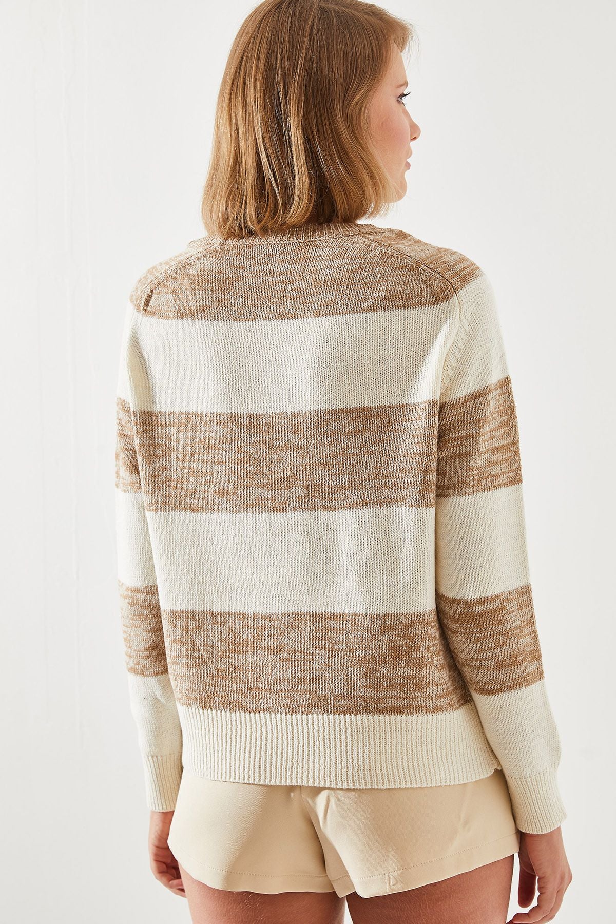 Female striped sweater with menstrual 20246190