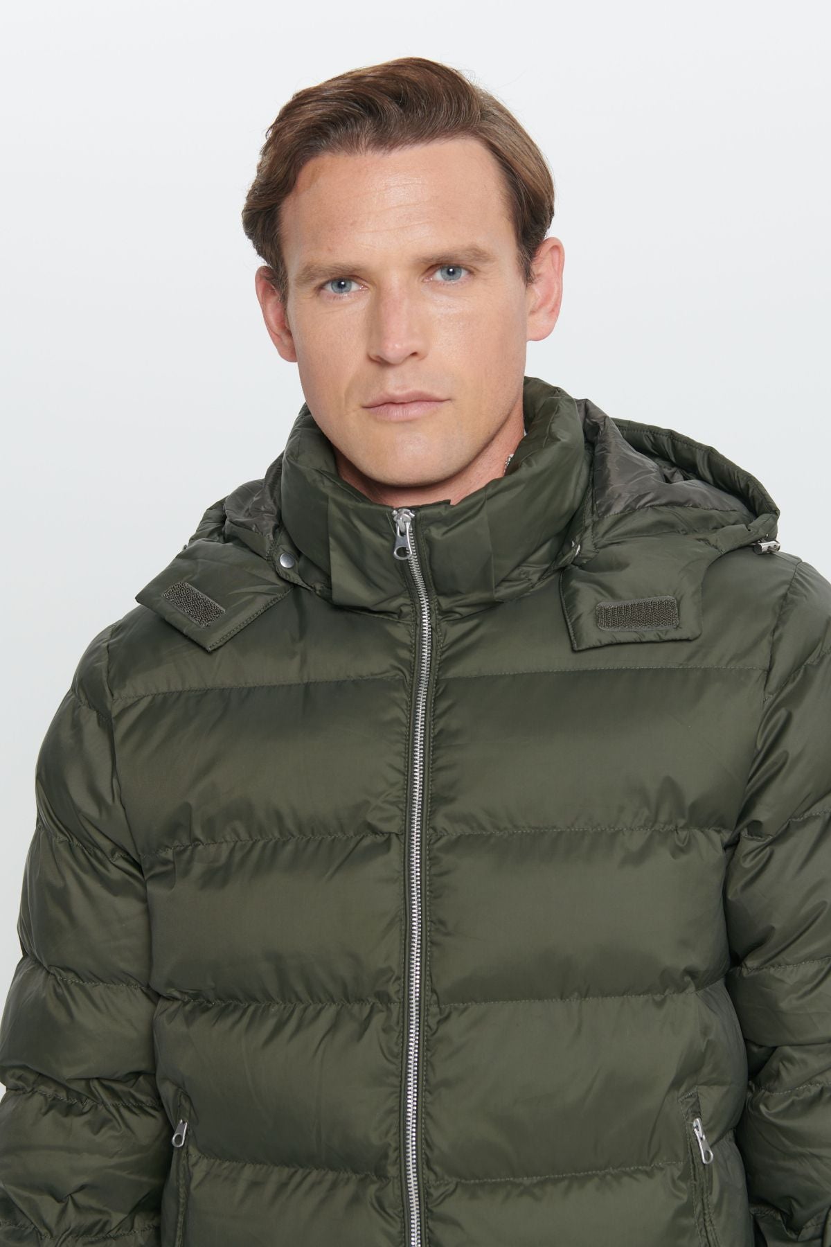 Men's Khaki standard fit normal cut should come out hooded upright collar coat