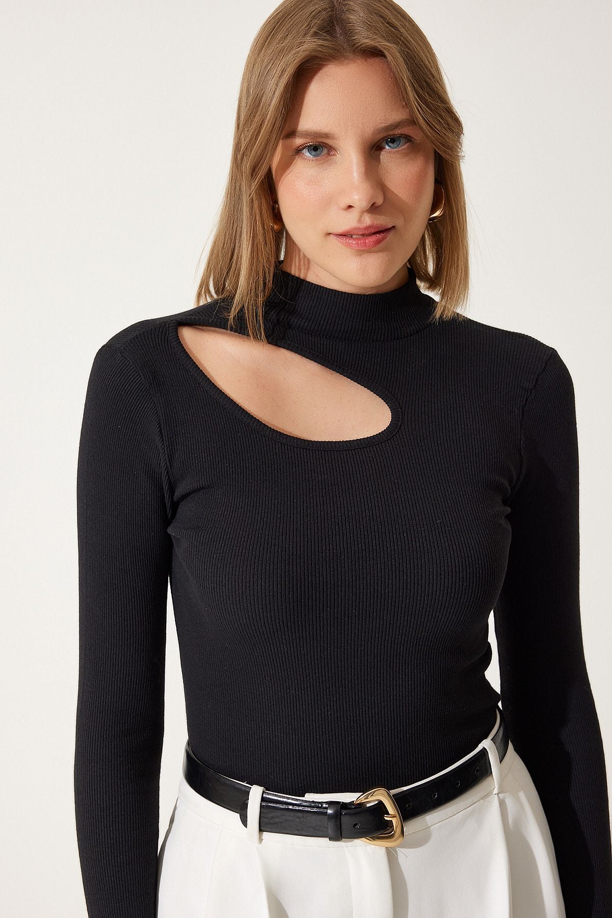 Woman Black Cut Out Detailed Wick Knitting Blouse GT00065