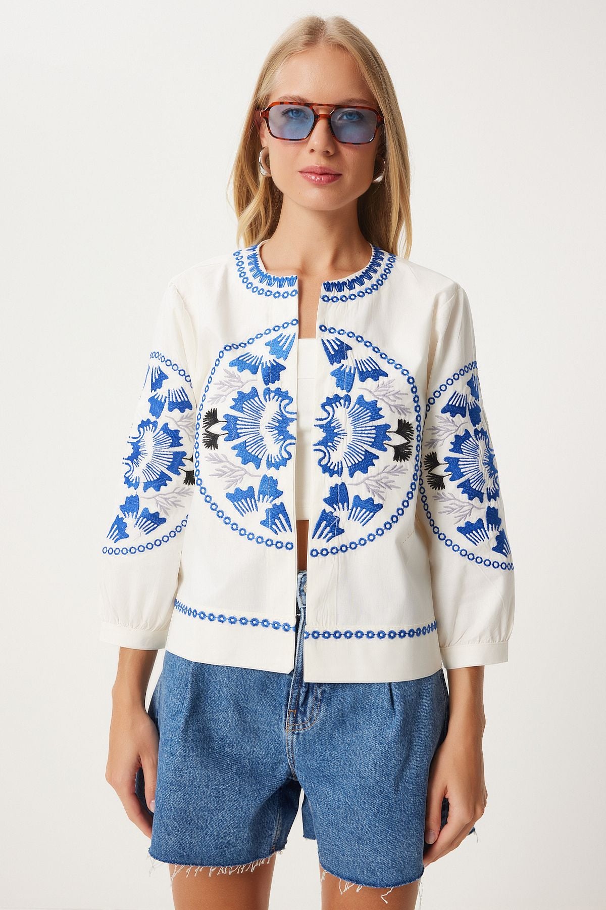 Women's Blue White Embroidery Detailed Poplin Jacket QS00003