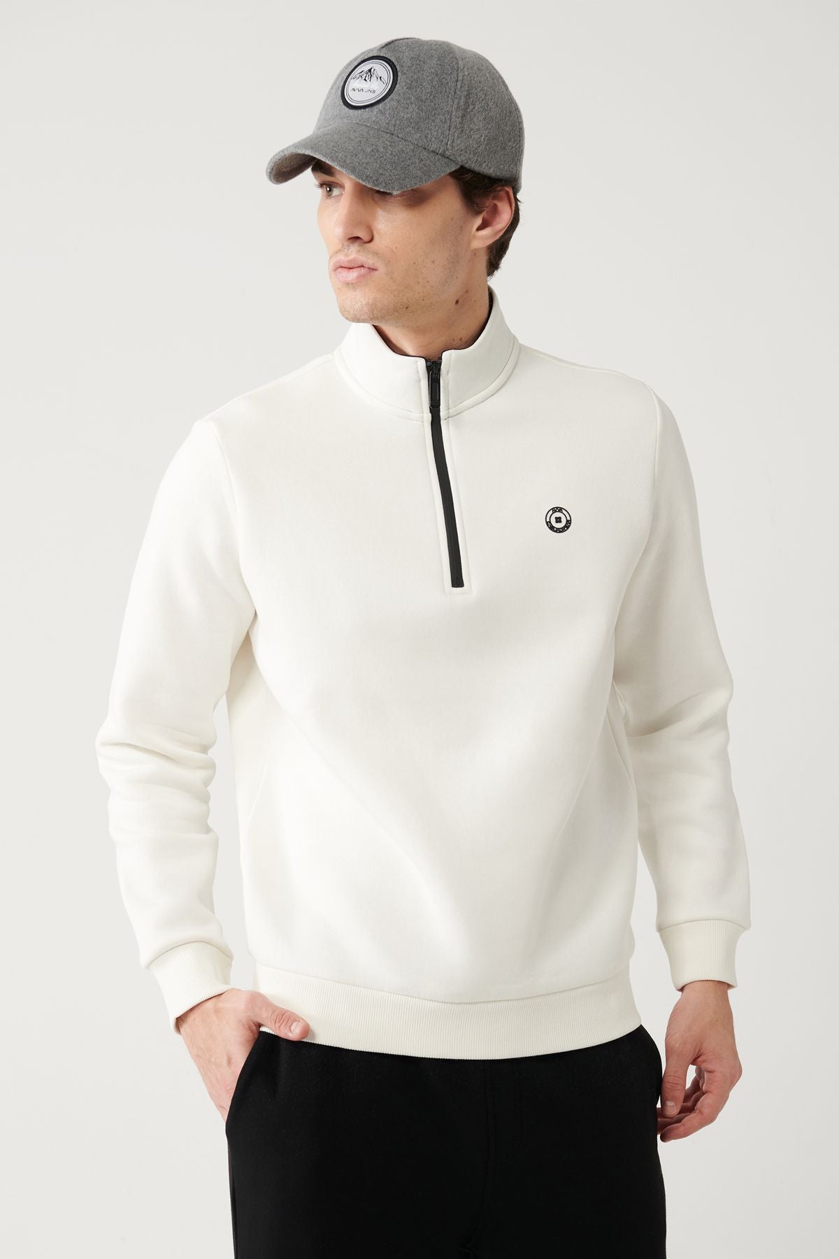 Men's white upright collar zipper with a bondon 3 IP Sweatshirt E001020