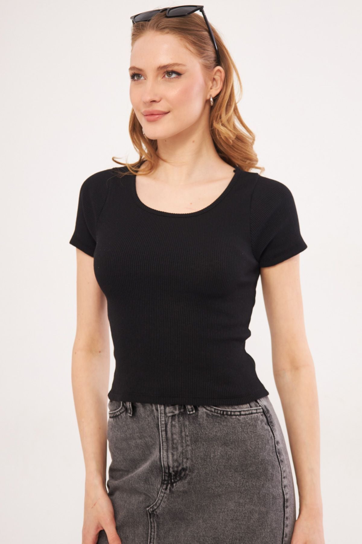 Female black bike collar short sleeve wick blouse ARM-24Y133006