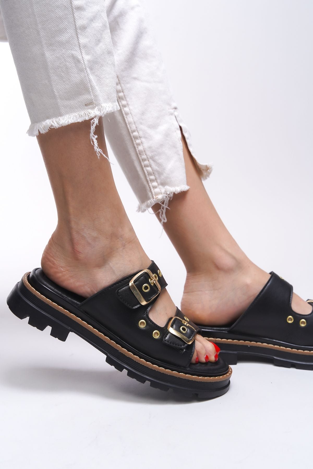 Tamrithe Woman Slippers 0012100 Black