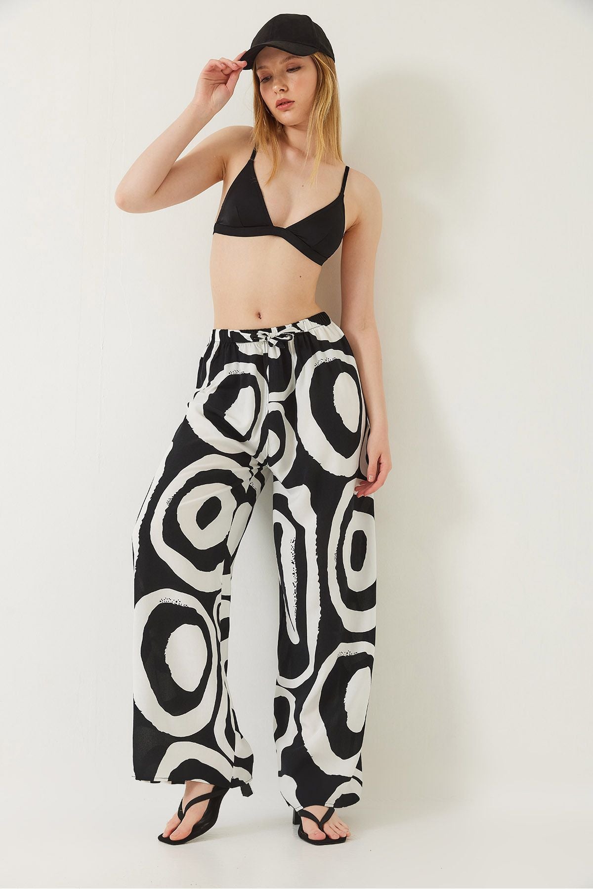 Female -linked patterned viscose pants 60261358