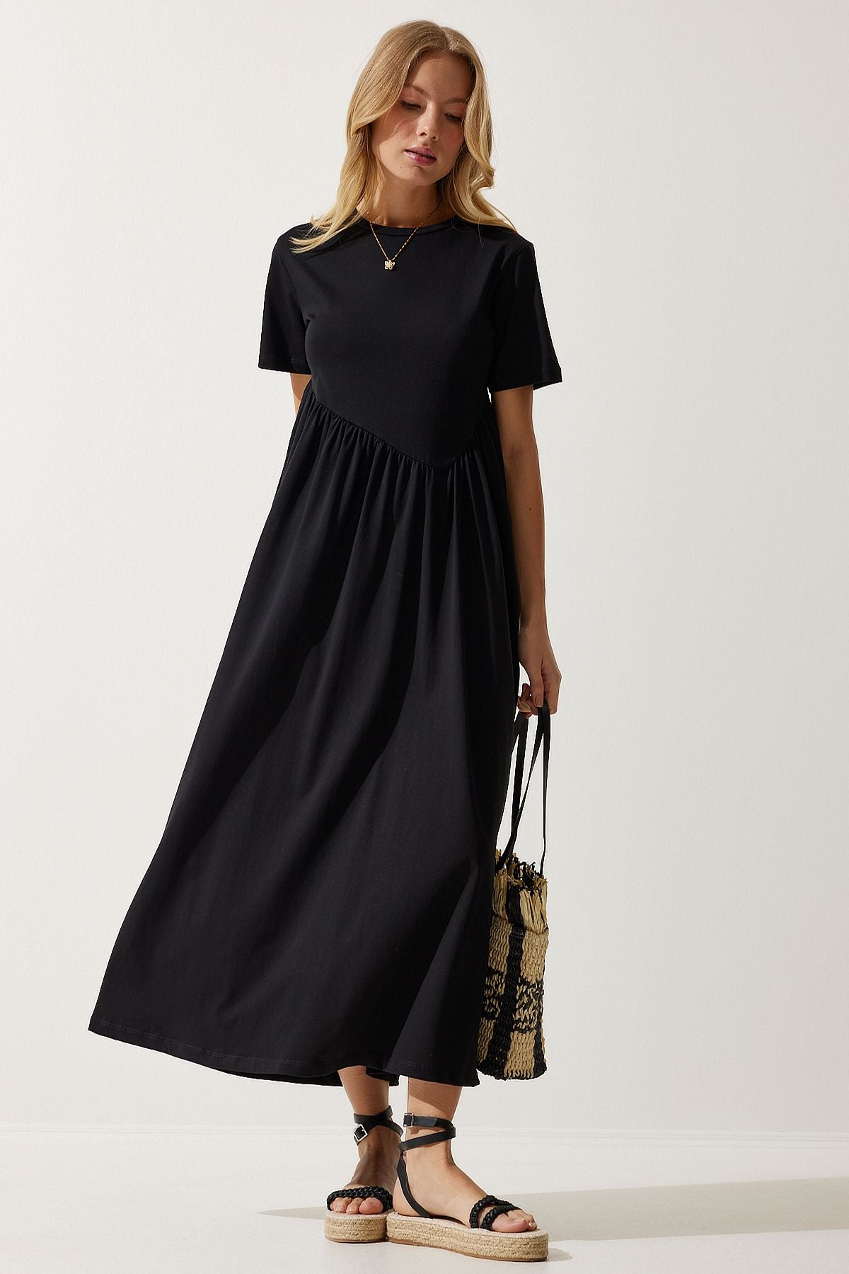 Woman Black Shirred Long Knitting Dress MC00272