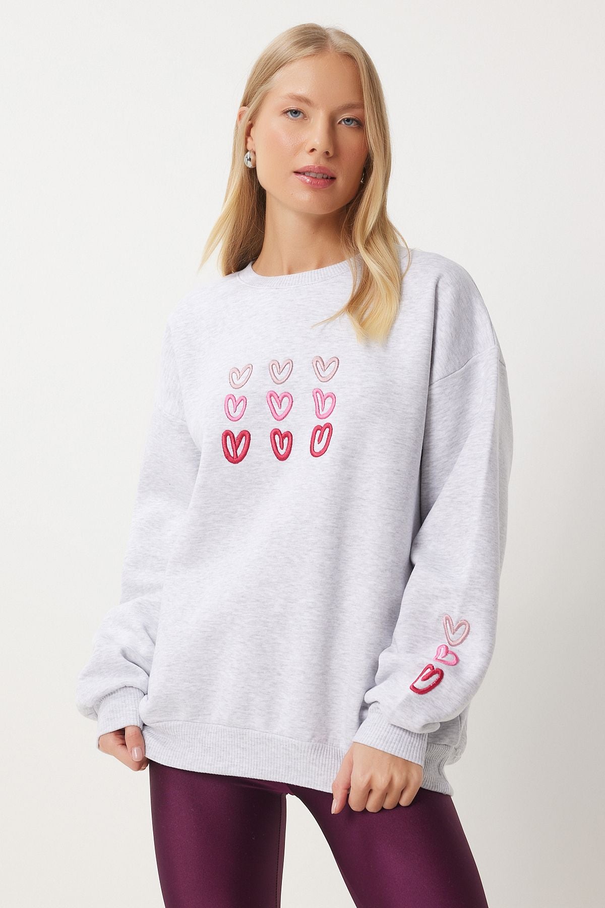 Women's Gray Melanj Heart Embroidery Sweatshirt OW00004