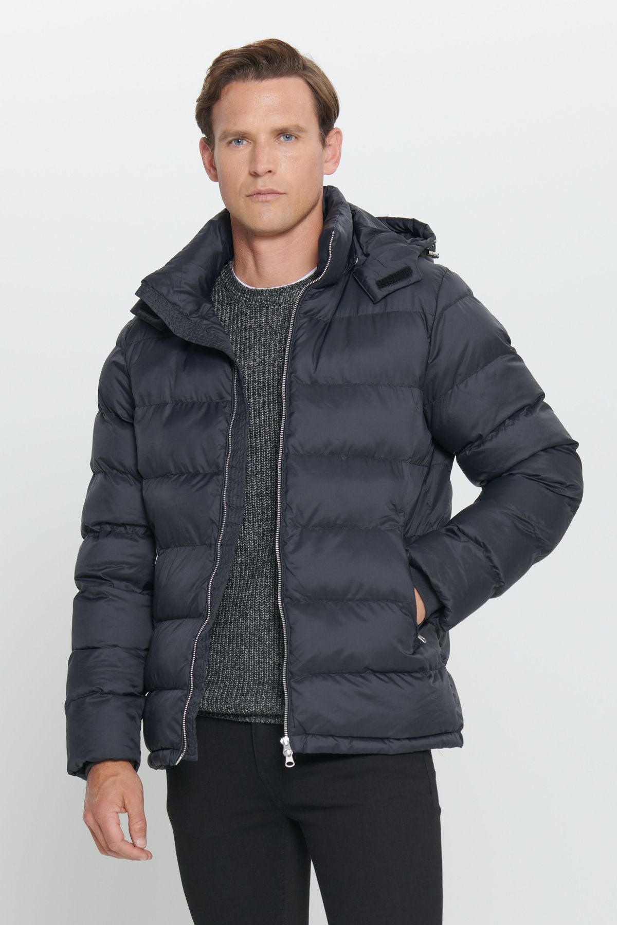 Men's black standard fit fit normal cutting hooded upright collar coat