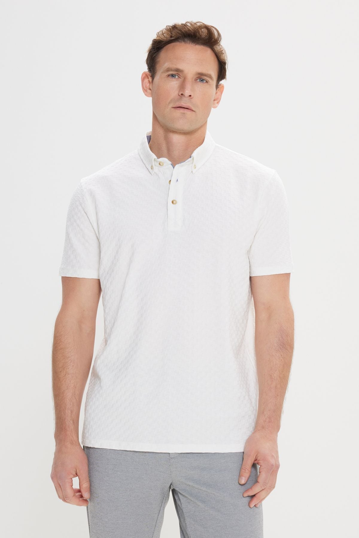 Men's white regular fit comfortable cut 100 %cotton jacquard polo collar t -shirt