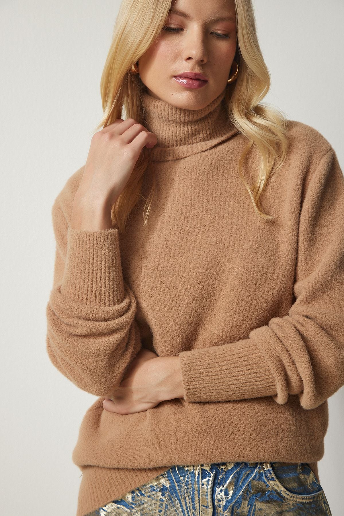 Female Biscuit Fisherman Collar Soft textured knitwear sweater MX00140
